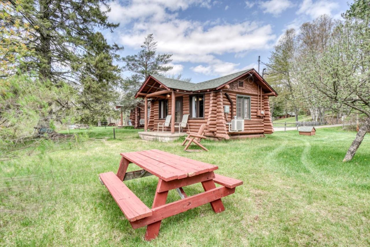 Edgewater Resort Айрън Маунтин Екстериор снимка