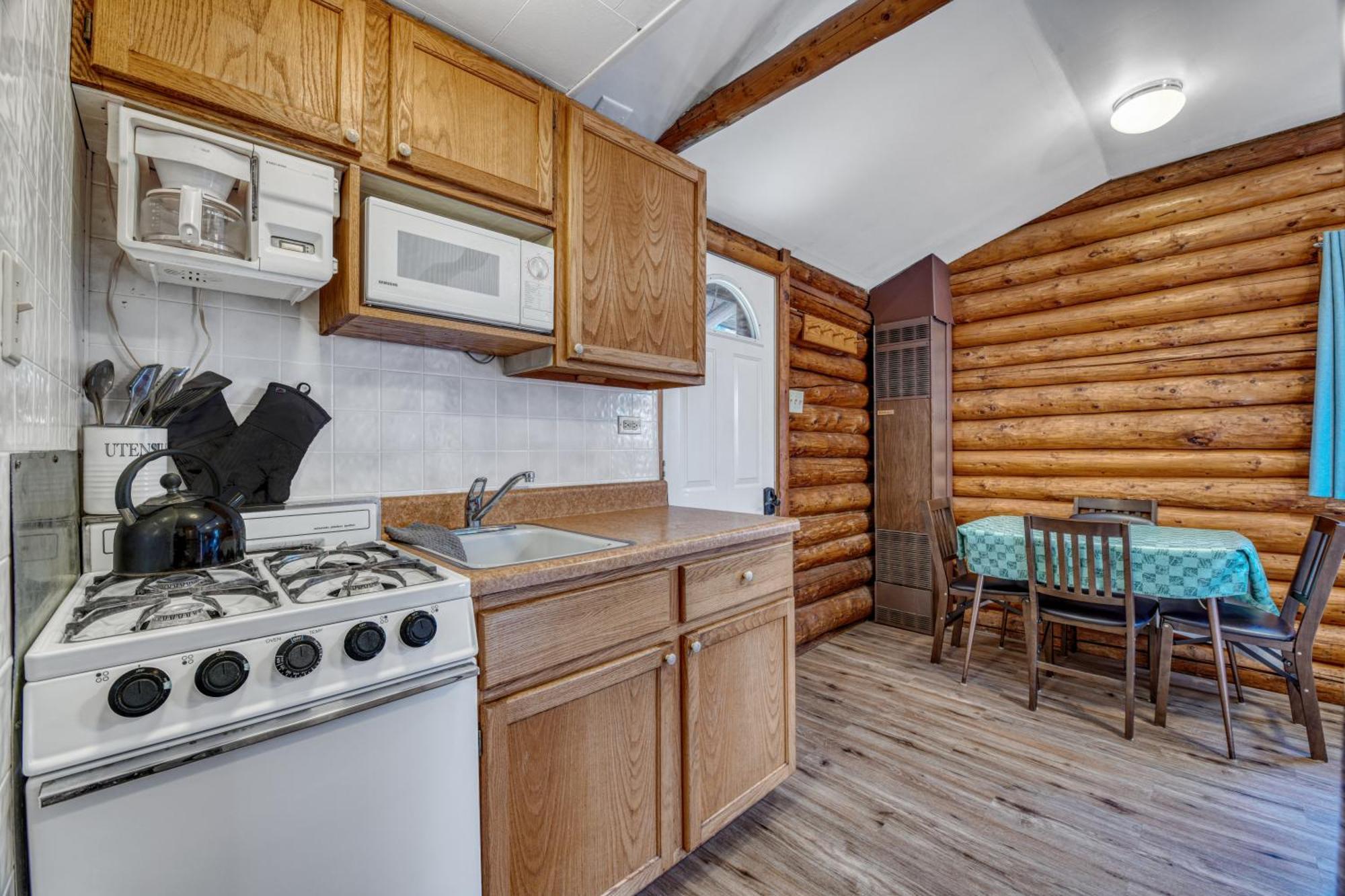 Edgewater Resort Айрън Маунтин Екстериор снимка